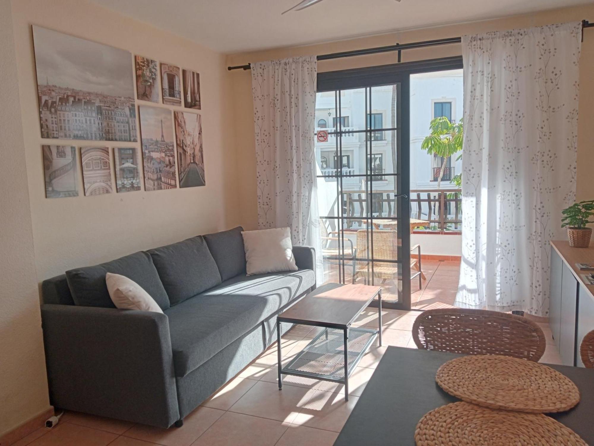 Greatly Located Apartment With Heated Pool, Los Cristianos Los Cristianos  Exterior foto