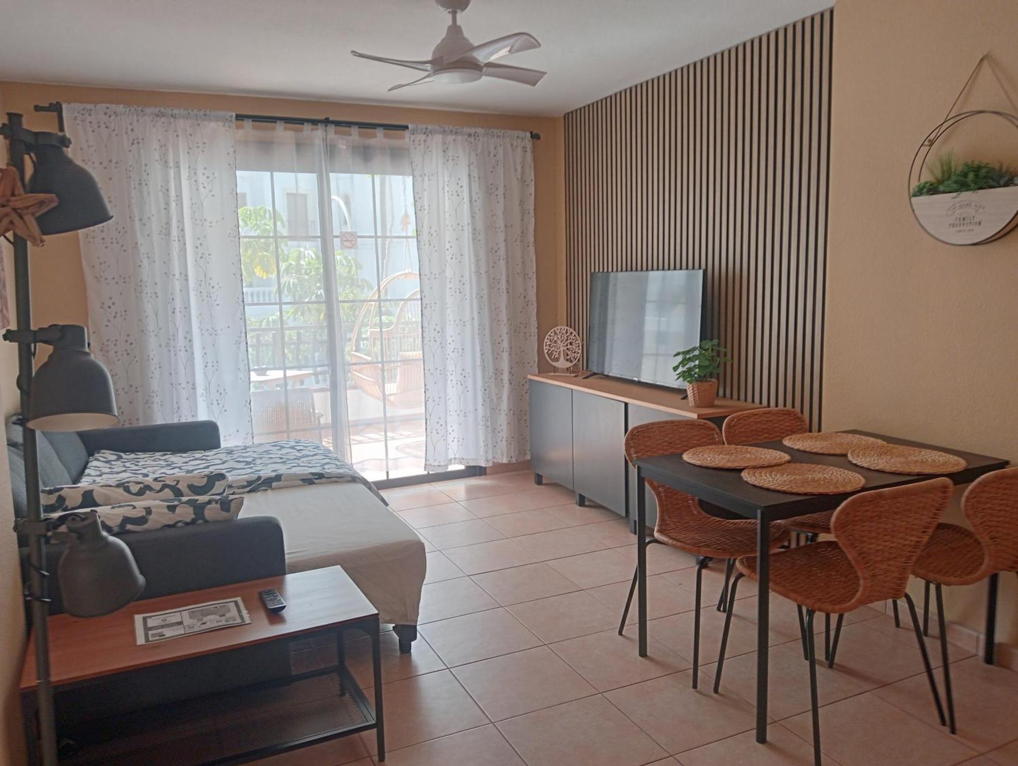 Greatly Located Apartment With Heated Pool, Los Cristianos Los Cristianos  Exterior foto