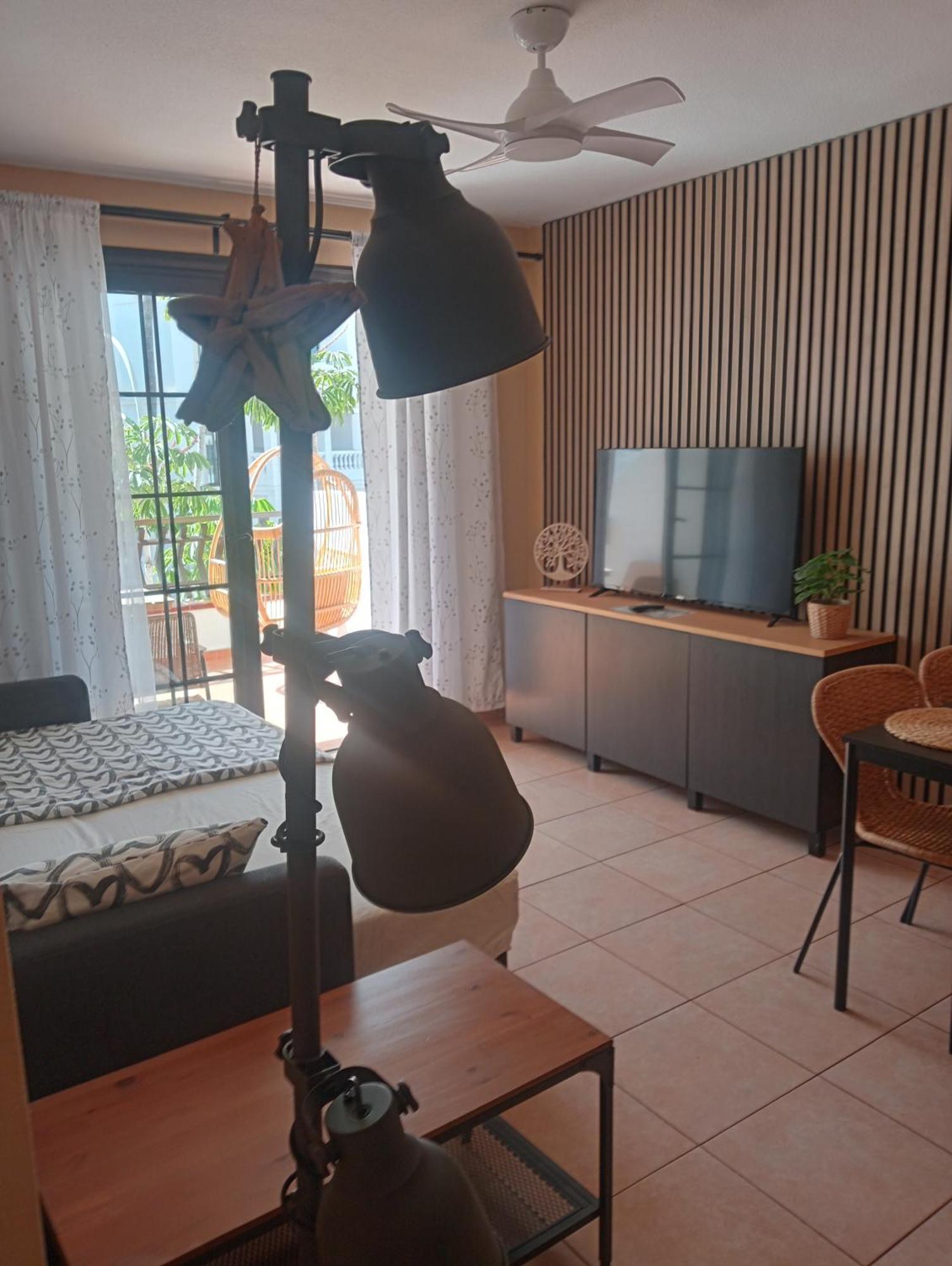 Greatly Located Apartment With Heated Pool, Los Cristianos Los Cristianos  Exterior foto